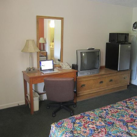 Best Way Inn Middlefield Room photo