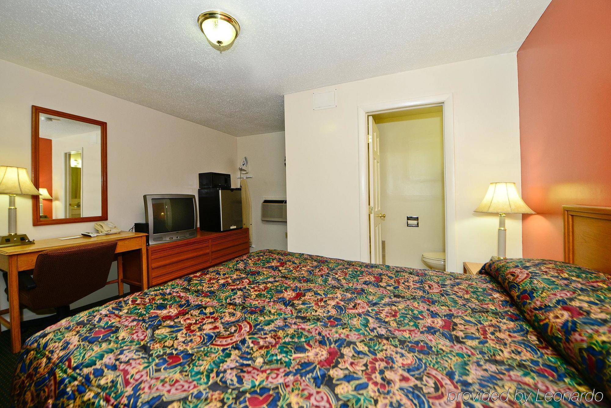 Best Way Inn Middlefield Room photo