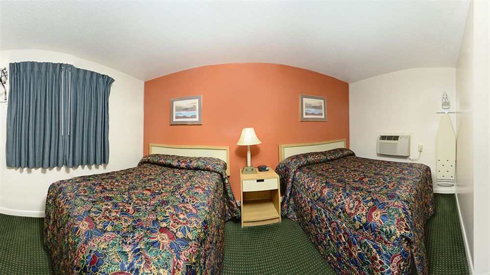 Best Way Inn Middlefield Exterior photo