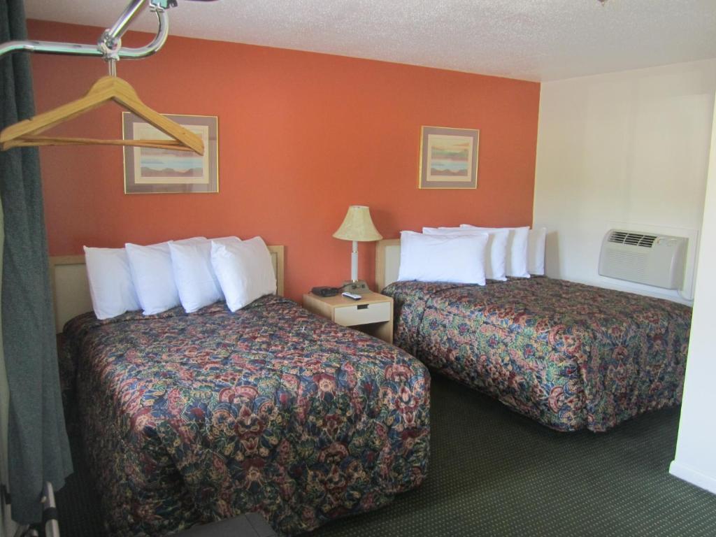 Best Way Inn Middlefield Room photo