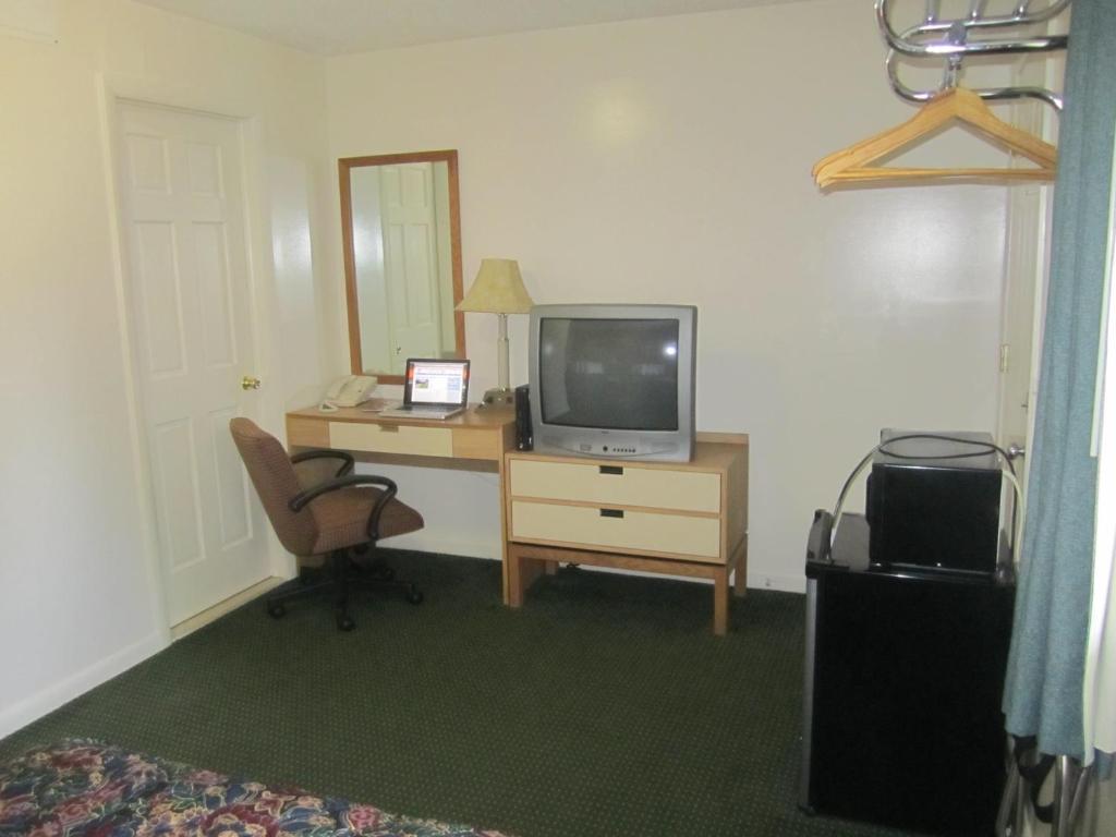 Best Way Inn Middlefield Room photo